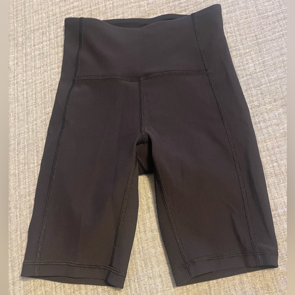 Lululemon Ribbed Contoured HR High-Rise Short 8" Black Size 2
